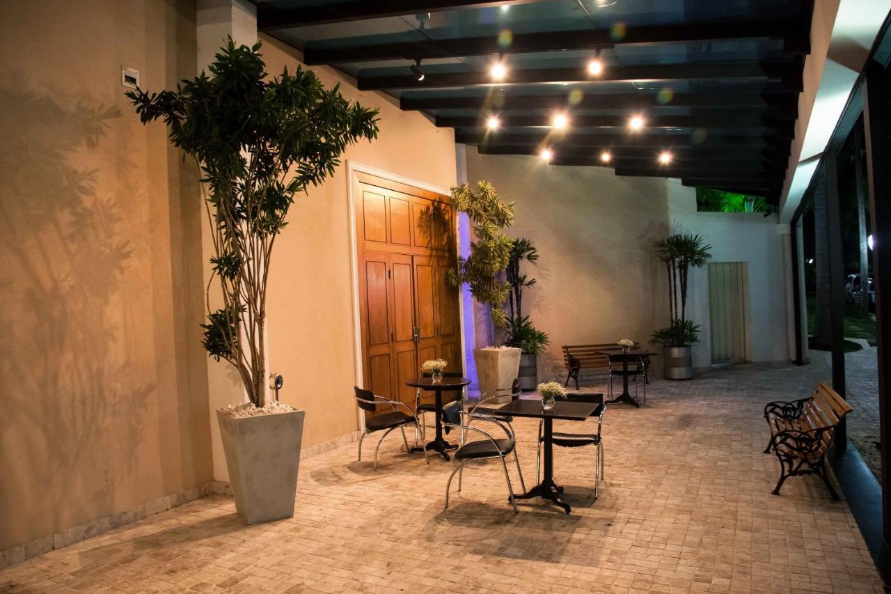 Itu Plaza Hotel Buitenkant foto