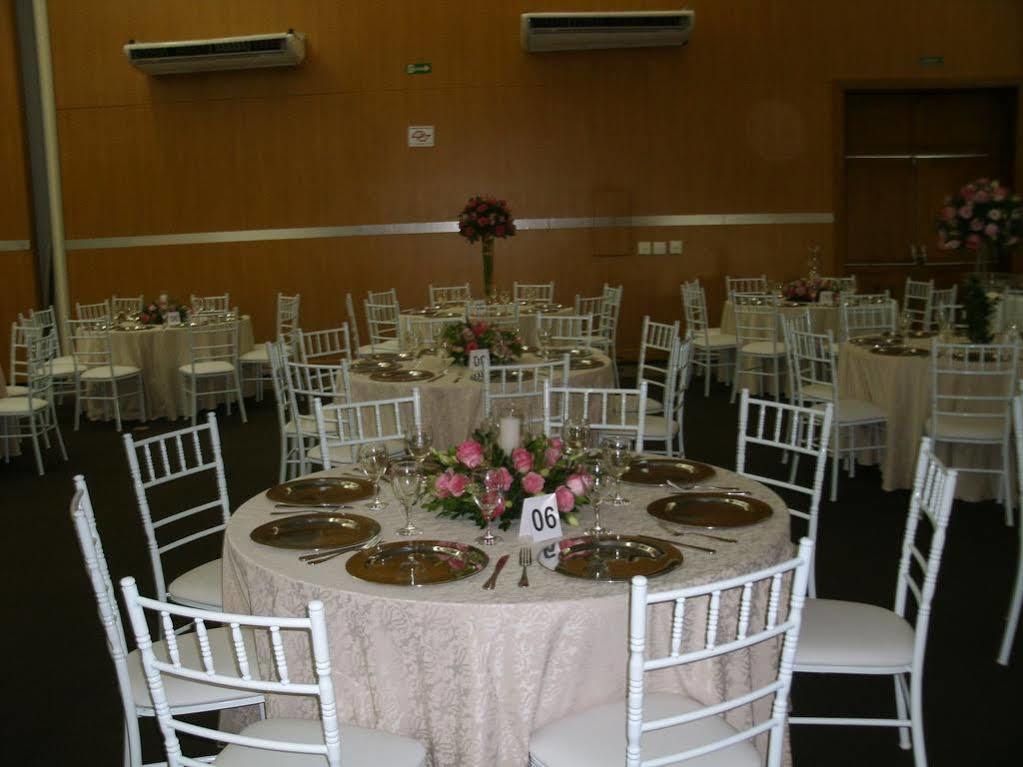 Itu Plaza Hotel Buitenkant foto